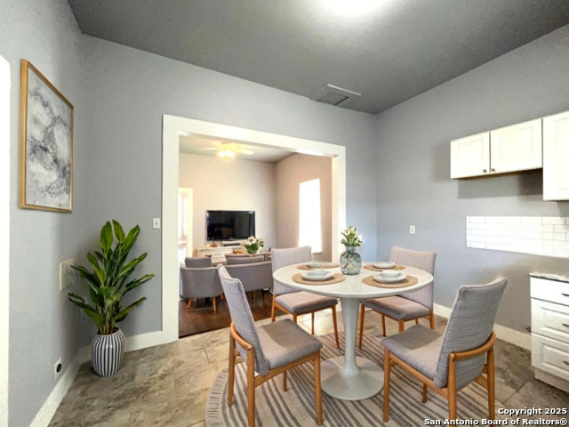 Image 4 of 21 For 222 Cadwallader St  1