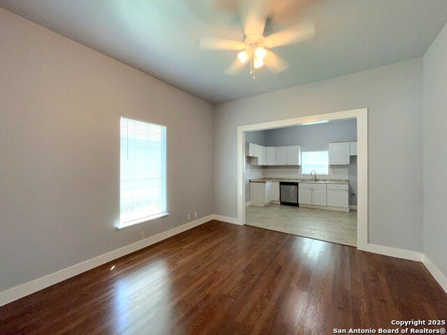 Image 7 of 21 For 222 Cadwallader St  1