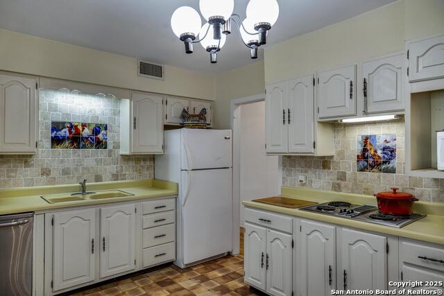 Image 11 of 31 For 2407 Kings Hwy W