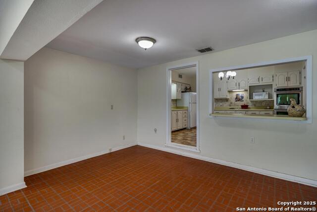 Image 14 of 31 For 2407 Kings Hwy W