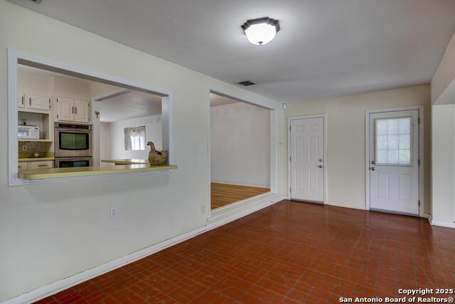 Image 15 of 31 For 2407 Kings Hwy W