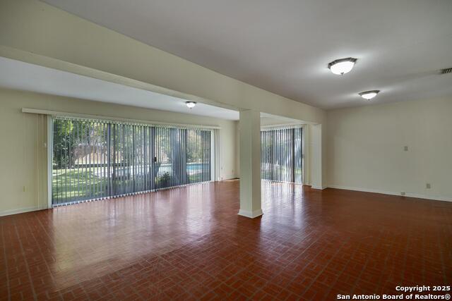 Image 16 of 31 For 2407 Kings Hwy W