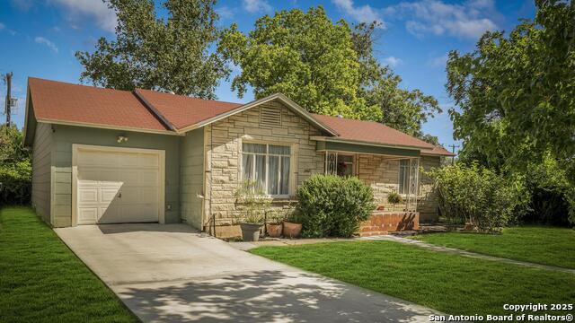 Image 2 of 31 For 2407 Kings Hwy W