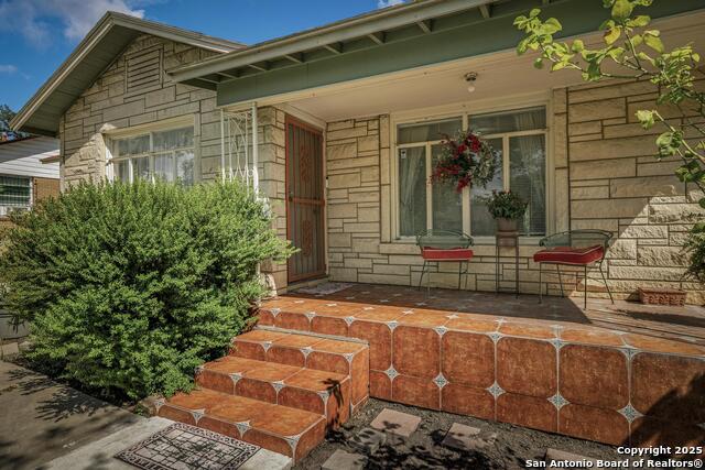 Image 3 of 31 For 2407 Kings Hwy W