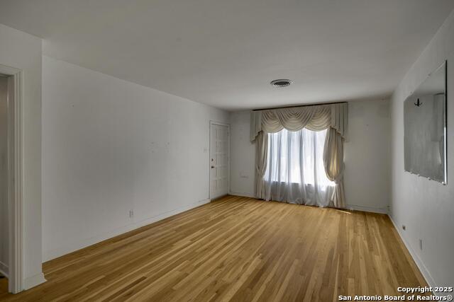 Image 6 of 31 For 2407 Kings Hwy W