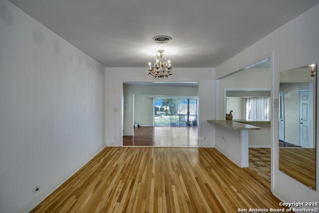 Image 7 of 31 For 2407 Kings Hwy W