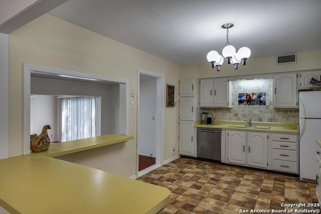 Image 9 of 31 For 2407 Kings Hwy W