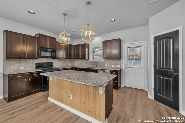 Image 12 of 32 For 13410 Canyon Meadows