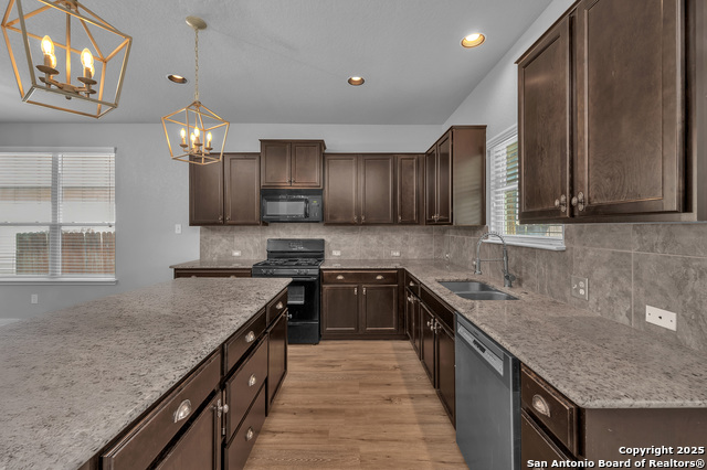Image 13 of 32 For 13410 Canyon Meadows