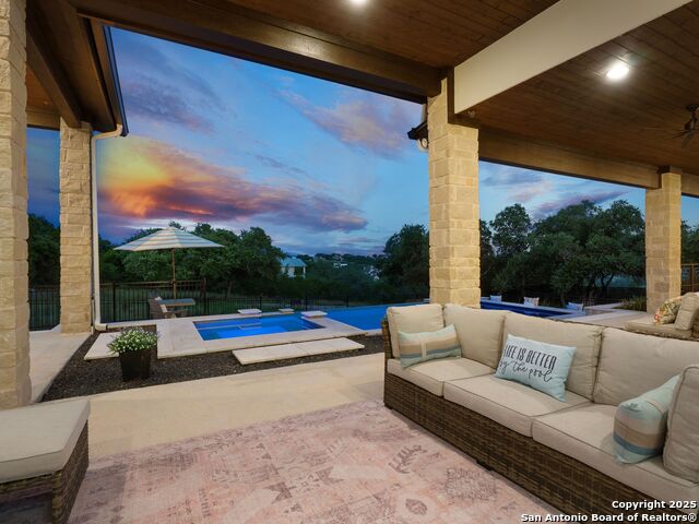 Image 4 of 78 For 207 River Bend