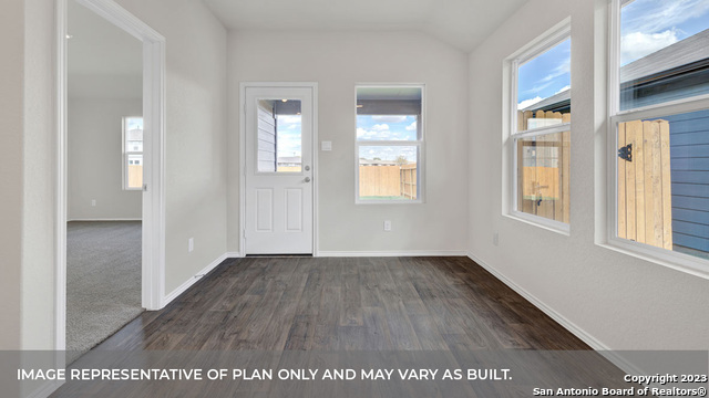 Listing photo id 13 for 449 Payton Drive