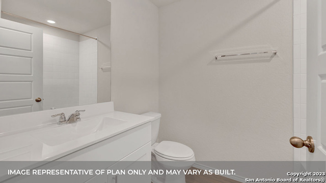 Listing photo id 4 for 449 Payton Drive