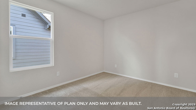 Listing photo id 5 for 449 Payton Drive