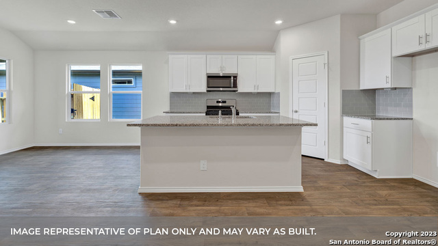 Listing photo id 7 for 449 Payton Drive