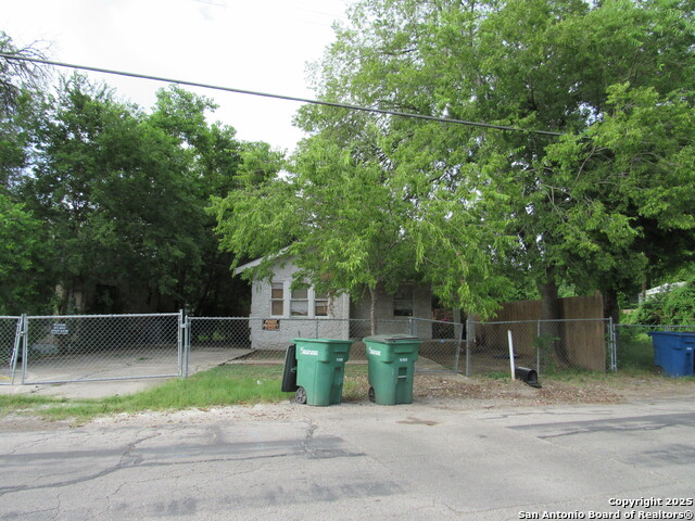 Image 2 of 10 For 2334 Aransas