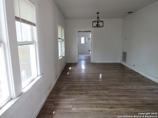 Image 9 of 10 For 2334 Aransas