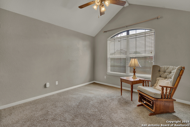 Listing photo id 13 for 1415 Allison