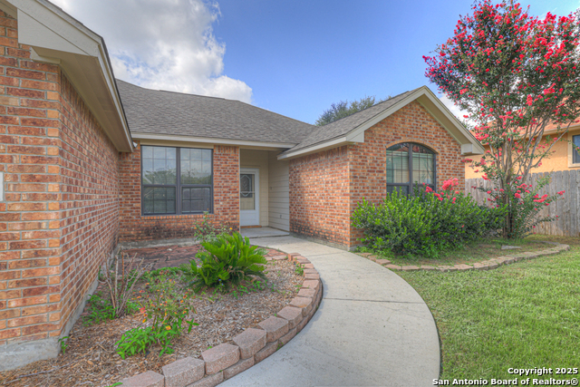 Listing photo id 0 for 1415 Allison