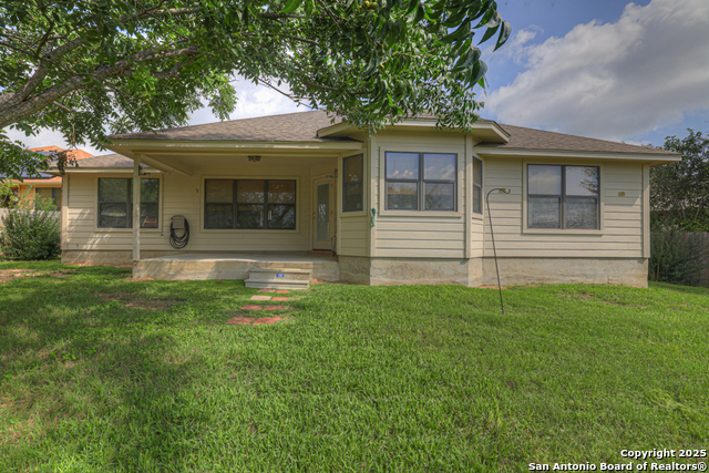 Listing photo id 19 for 1415 Allison