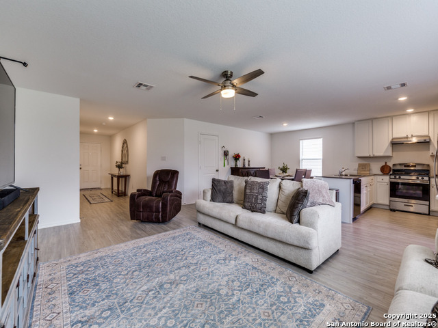 Image 3 of 25 For 14615 Bolinger