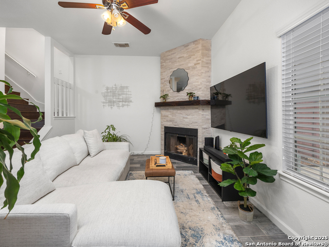 Image 11 of 23 For 22 Cross  