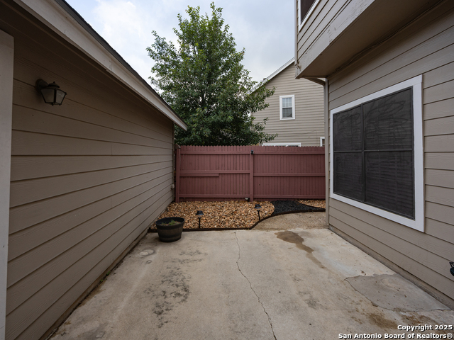 Image 22 of 23 For 22 Cross  