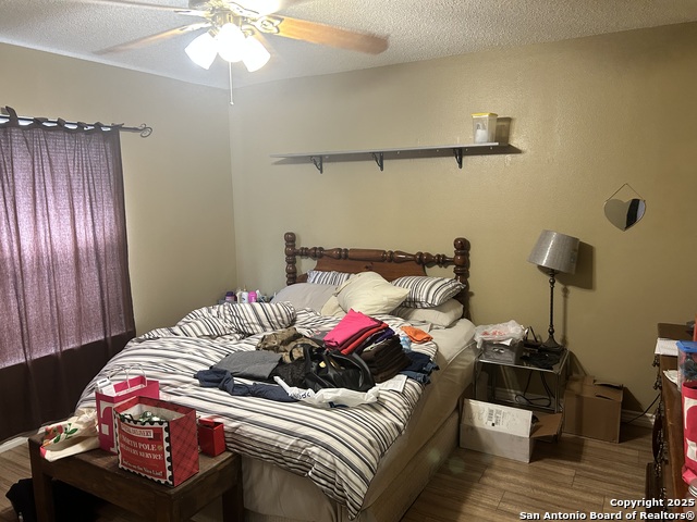 Listing photo id 10 for 4938 Brianna