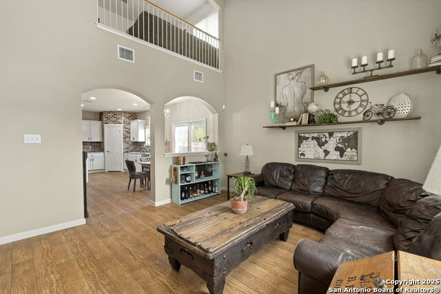 Listing photo id 13 for 2105 Hazelwood