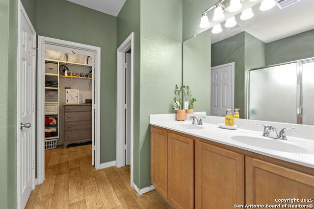 Listing photo id 18 for 2105 Hazelwood