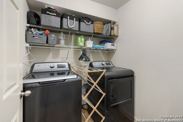 Listing photo id 29 for 2105 Hazelwood