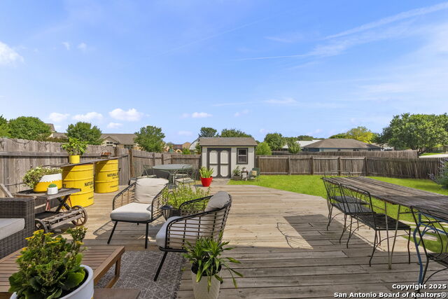 Listing photo id 30 for 2105 Hazelwood