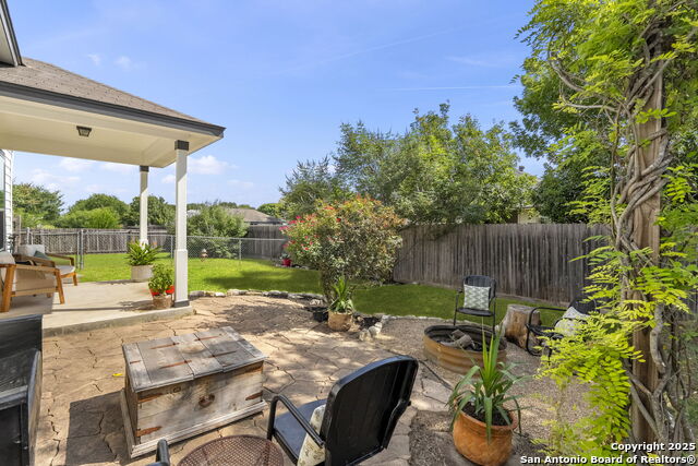 Listing photo id 32 for 2105 Hazelwood