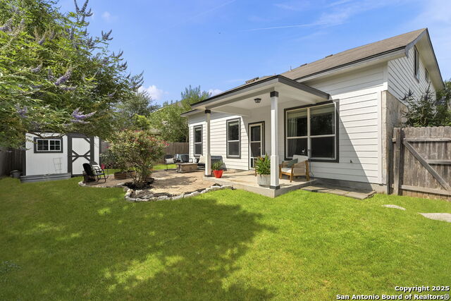 Listing photo id 33 for 2105 Hazelwood