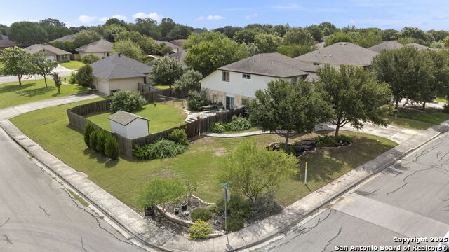 Listing photo id 35 for 2105 Hazelwood
