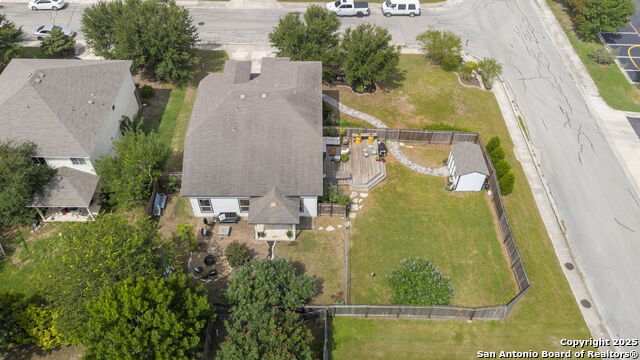 Listing photo id 36 for 2105 Hazelwood