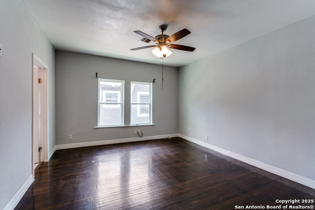 Image 12 of 25 For 1031 Avant Ave.