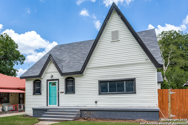 Image 21 of 25 For 1031 Avant Ave.