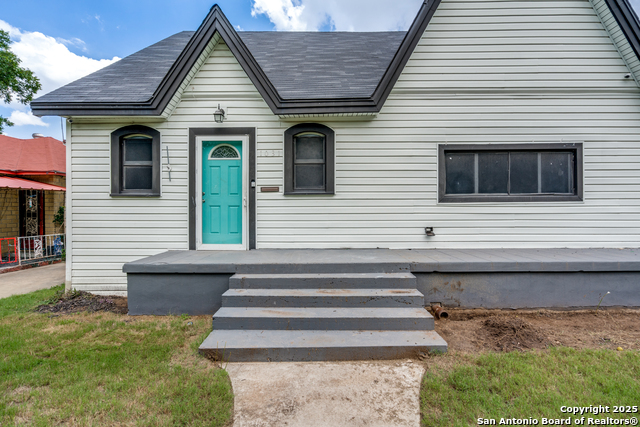 Image 22 of 25 For 1031 Avant Ave.