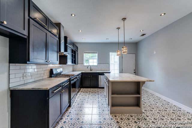 Image 4 of 25 For 1031 Avant Ave.