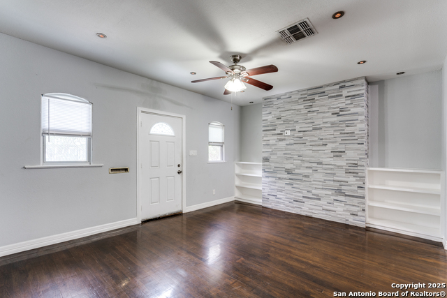 Image 7 of 25 For 1031 Avant Ave.