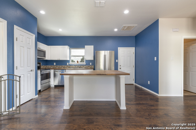 Image 11 of 29 For 421 Cimarron