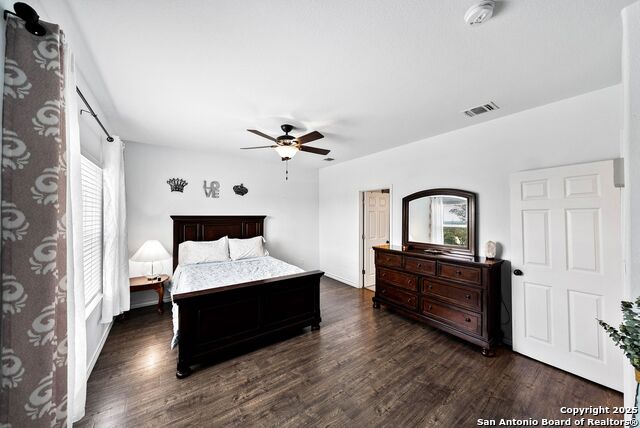 Image 17 of 43 For 2850 Moncayo Dr