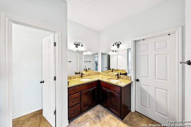 Image 18 of 43 For 2850 Moncayo Dr