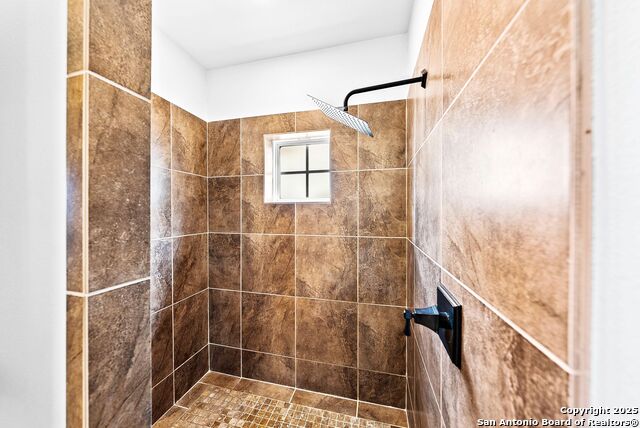 Image 20 of 43 For 2850 Moncayo Dr
