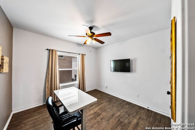 Image 21 of 43 For 2850 Moncayo Dr