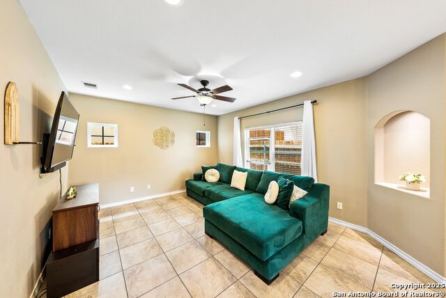 Image 5 of 43 For 2850 Moncayo Dr