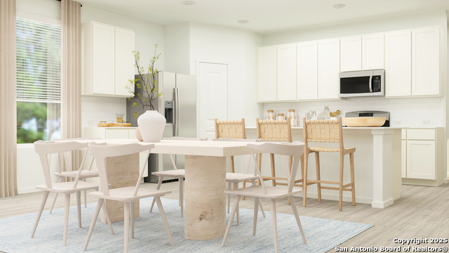 Listing photo id 11 for 11718 Carolina Rose