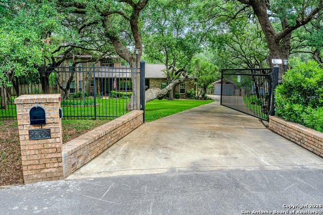 Image 2 of 40 For 26026 Oak Nest Ln