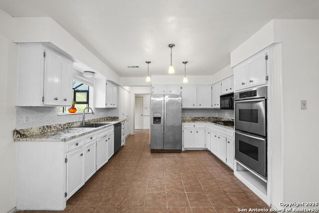 Listing photo id 11 for 12904 Wells Fargo