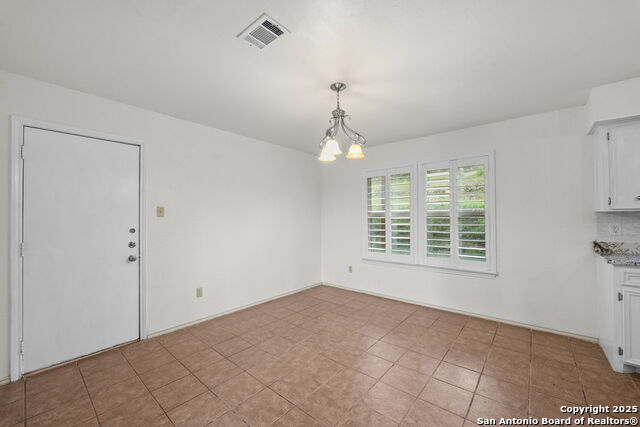 Listing photo id 15 for 12904 Wells Fargo